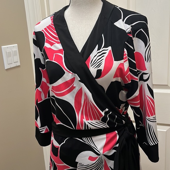 Alfani Euc midi wrap dress. Stretchy.  Slimming. Size large. - Picture 3 of 7